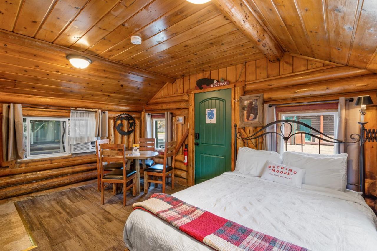 The Bucking Moose Hotel West Yellowstone Bagian luar foto