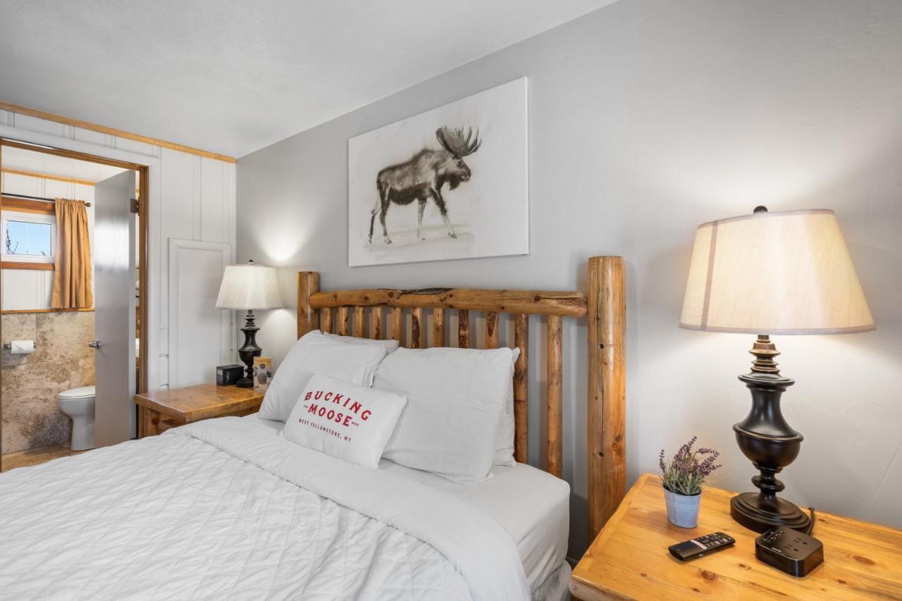 The Bucking Moose Hotel West Yellowstone Bagian luar foto