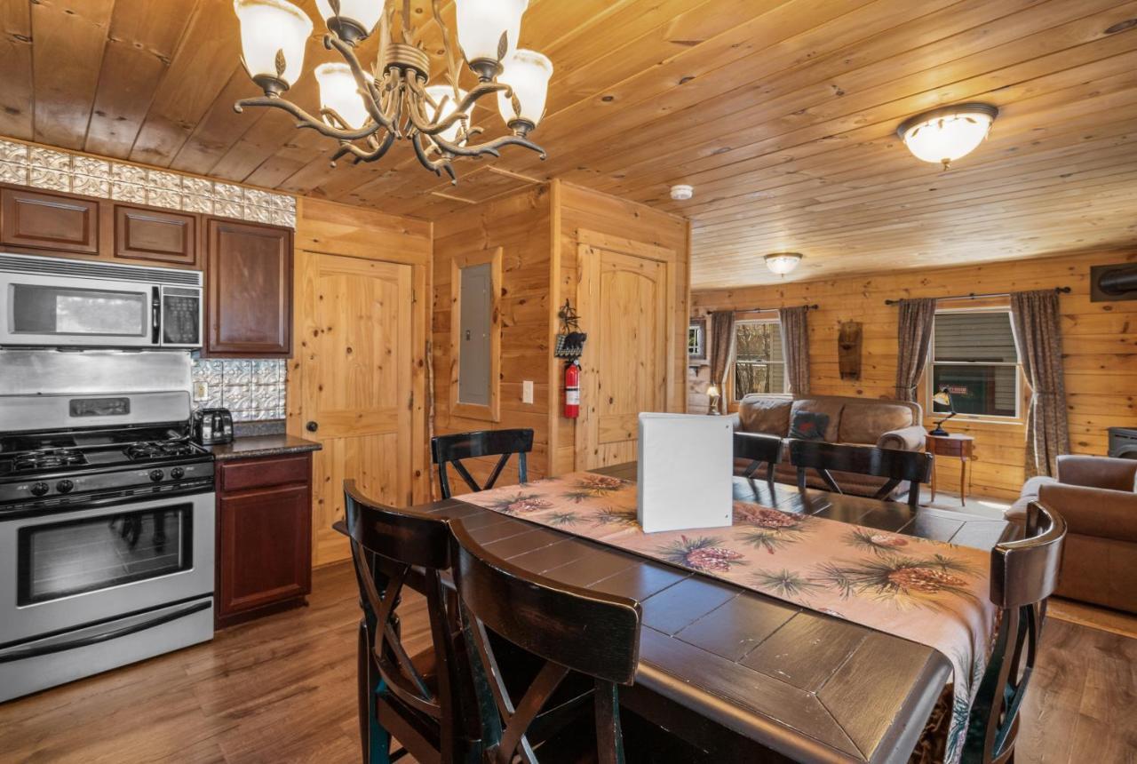 The Bucking Moose Hotel West Yellowstone Bagian luar foto