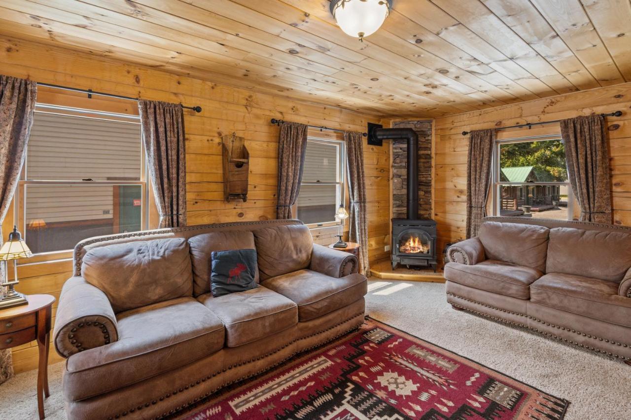 The Bucking Moose Hotel West Yellowstone Bagian luar foto