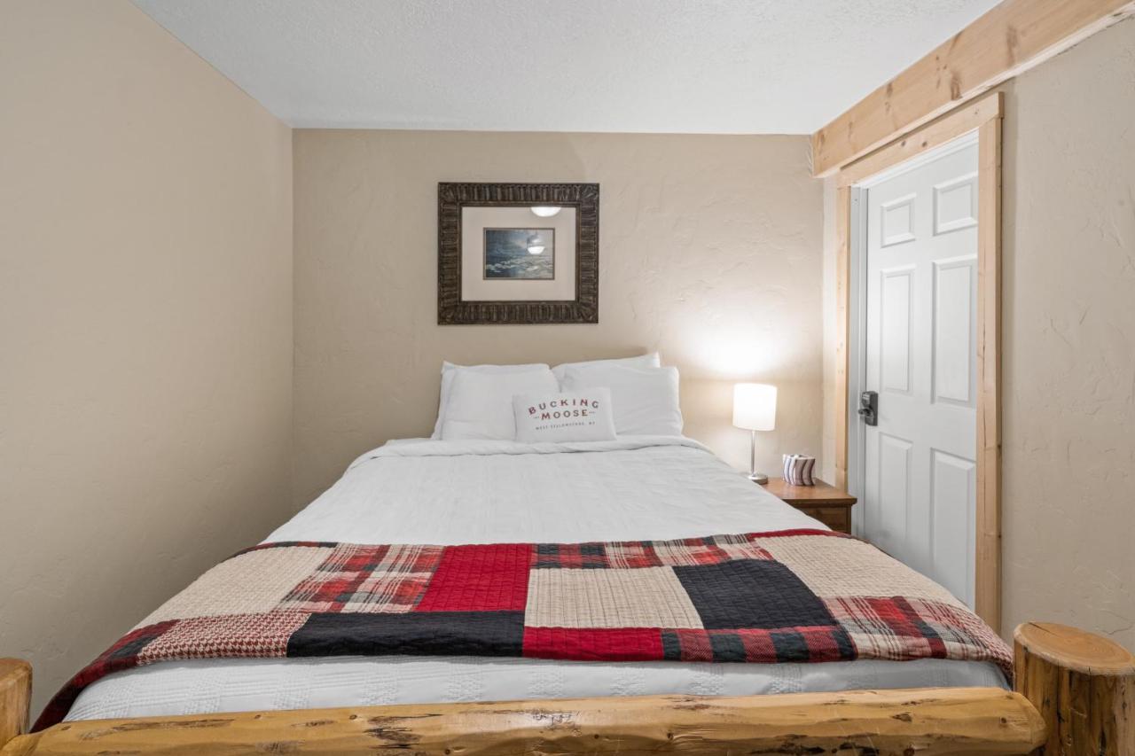 The Bucking Moose Hotel West Yellowstone Bagian luar foto