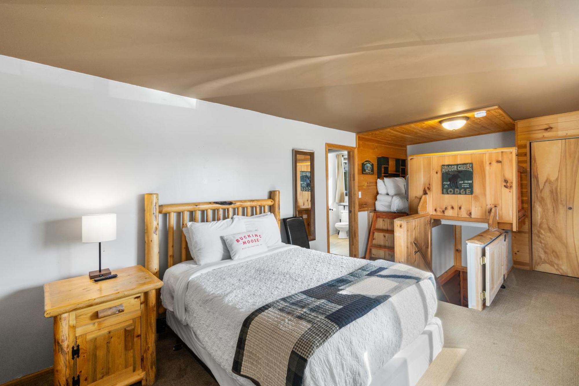 The Bucking Moose Hotel West Yellowstone Bagian luar foto