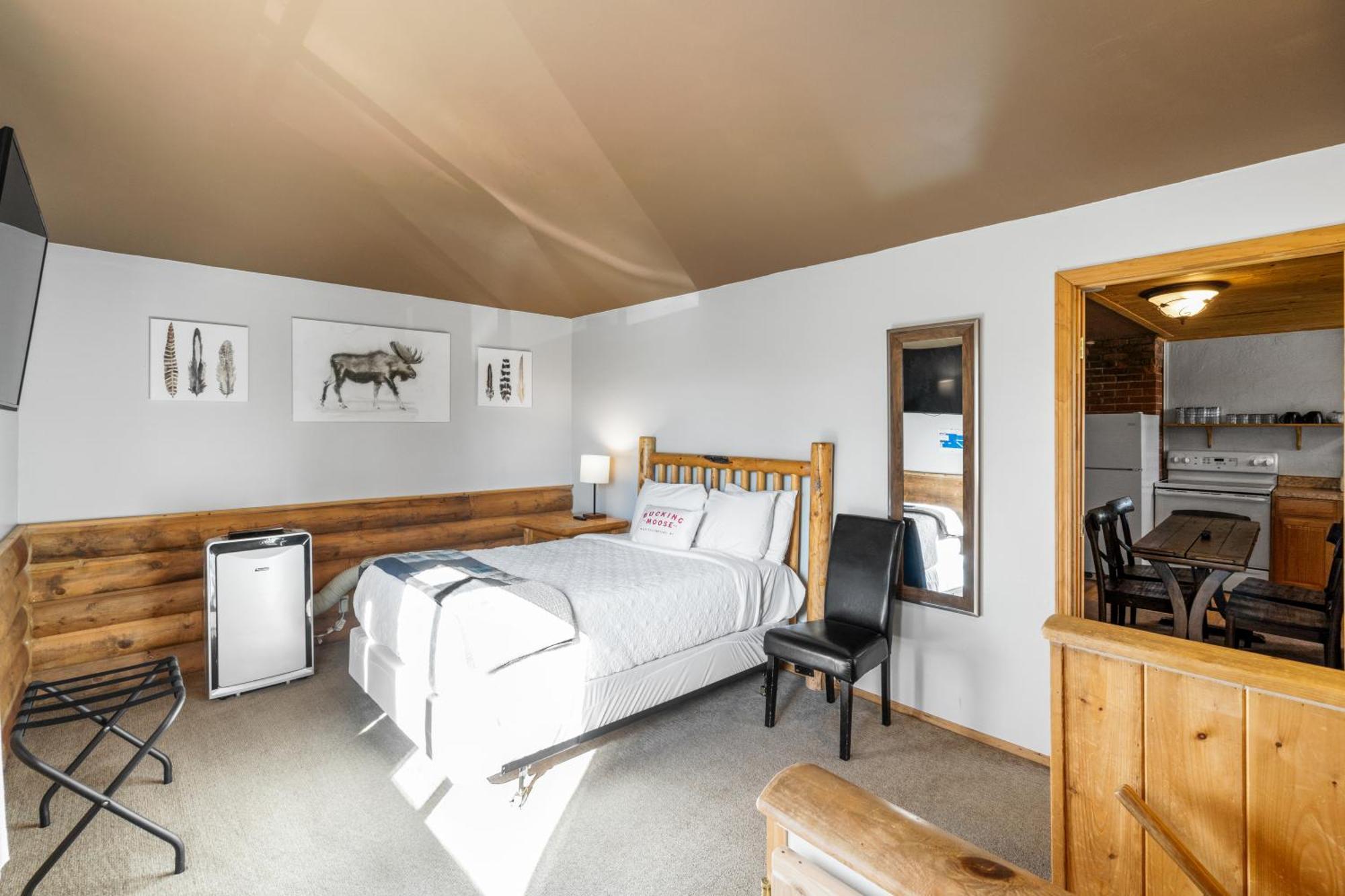 The Bucking Moose Hotel West Yellowstone Bagian luar foto