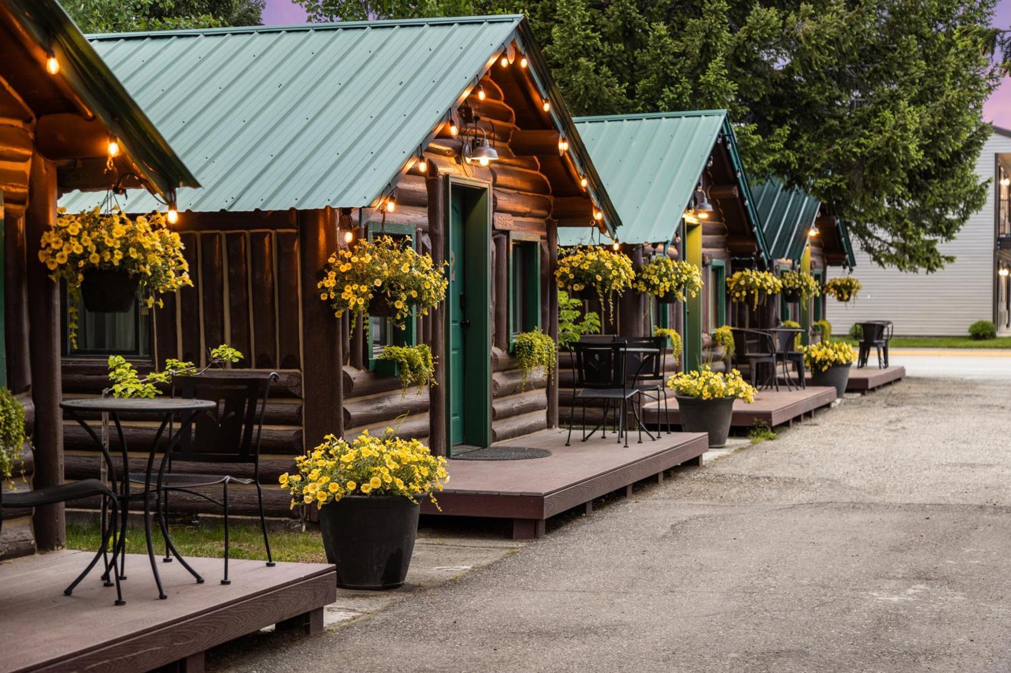 The Bucking Moose Hotel West Yellowstone Bagian luar foto
