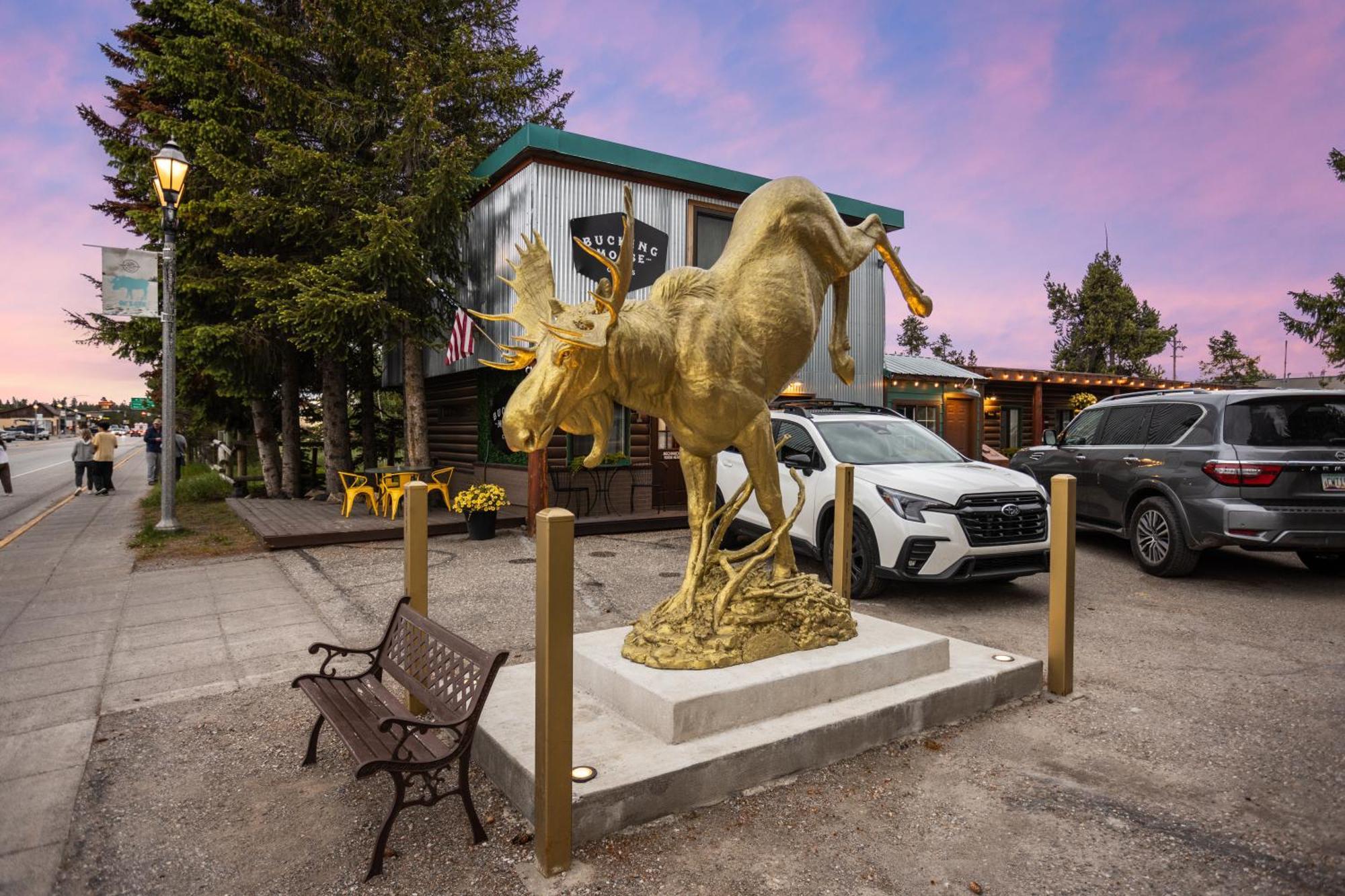 The Bucking Moose Hotel West Yellowstone Bagian luar foto