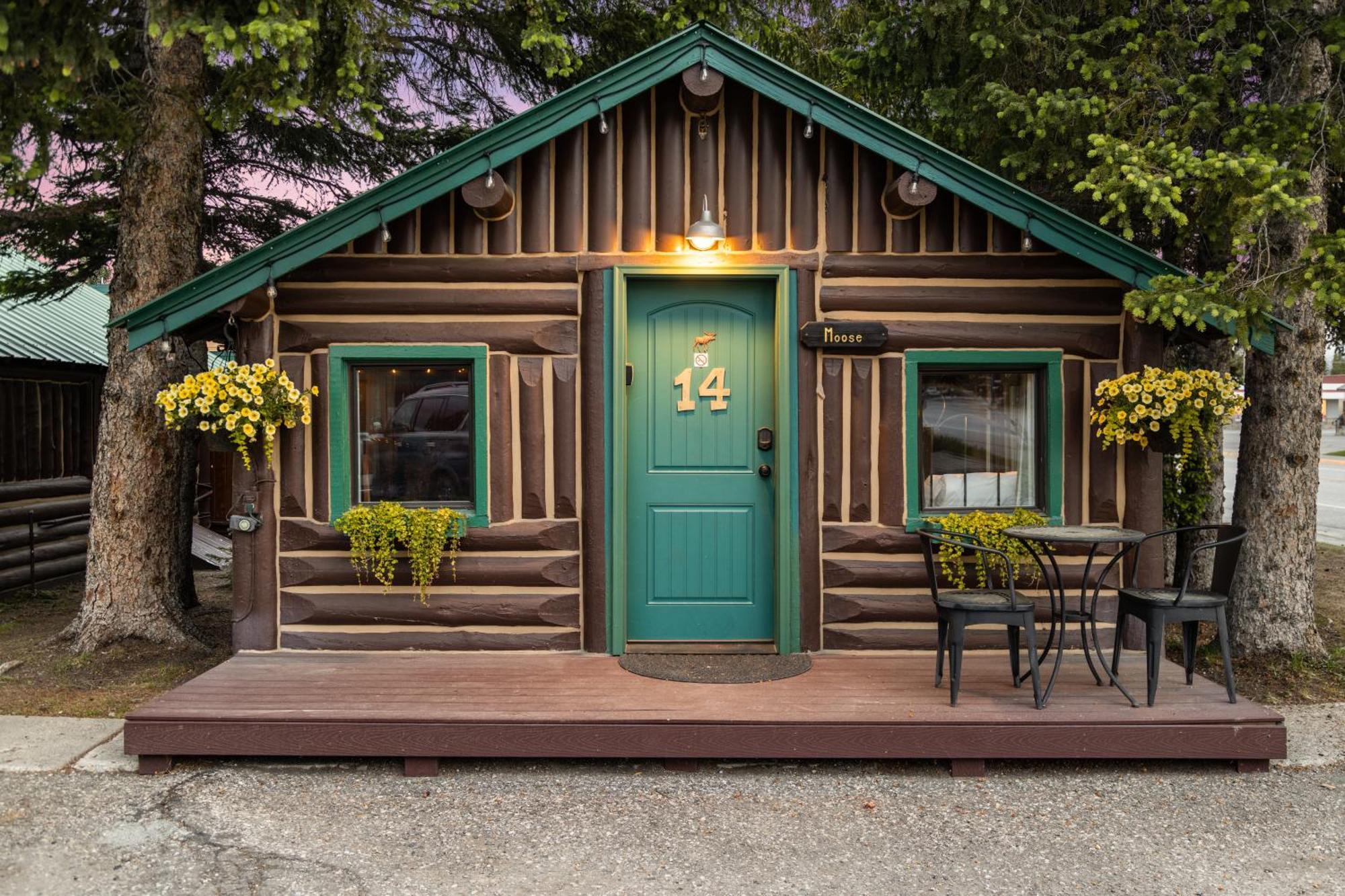 The Bucking Moose Hotel West Yellowstone Bagian luar foto