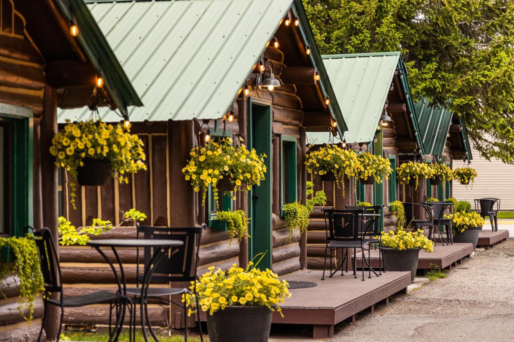 The Bucking Moose Hotel West Yellowstone Bagian luar foto